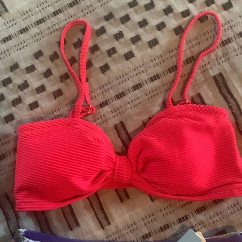 Bikini - Picture 2 of 3